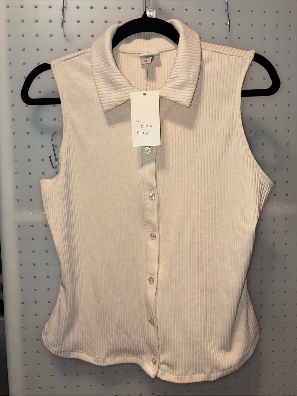 NWT a new day Cream Ribbed Sleeveless Button-Up Polo Top
